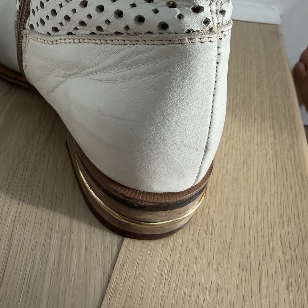 Vintage White Perforated Leather Boots Pronto Moda Baranetti Size 38 - Picture 9 of 12